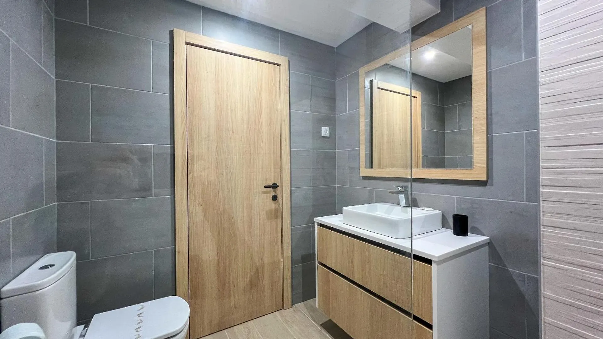 Modern Retreat 700M From The Beach - Salgados Guia  Portugal