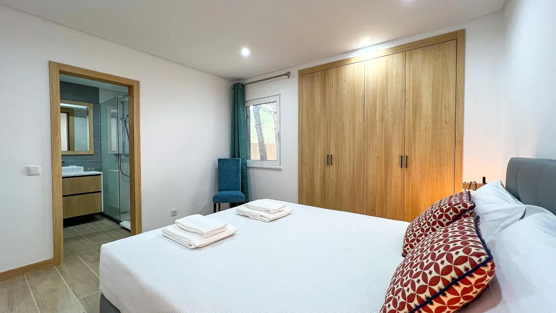 Modern Retreat 700M From The Beach - Salgados Guia  0*, Guia (Faro)